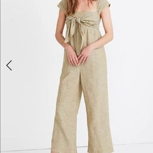 Madewell Cap Sleeve Tie Jumpsuit
Light green olive color